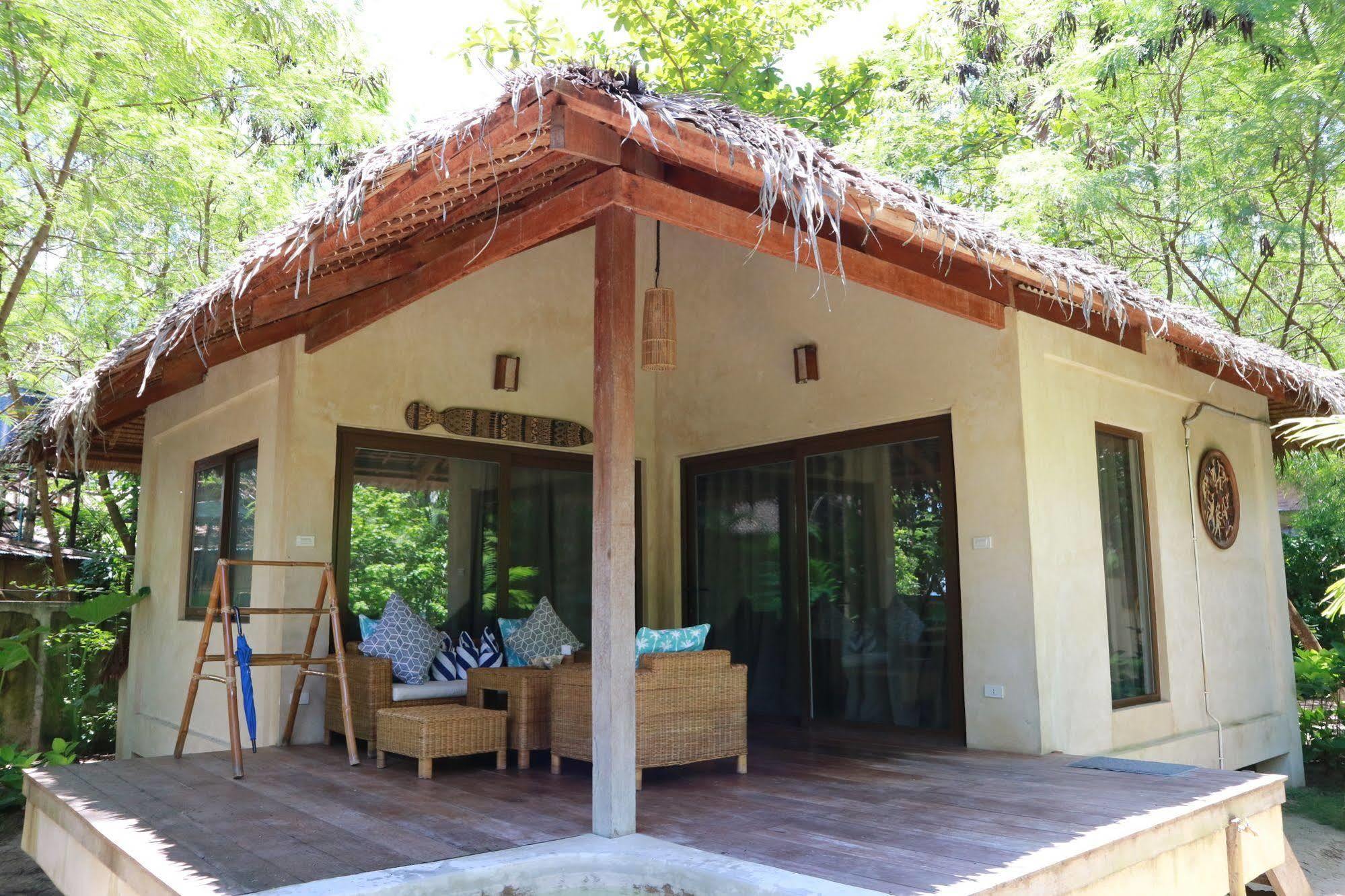 El Nido Mahogany Beach Hotel Exterior photo