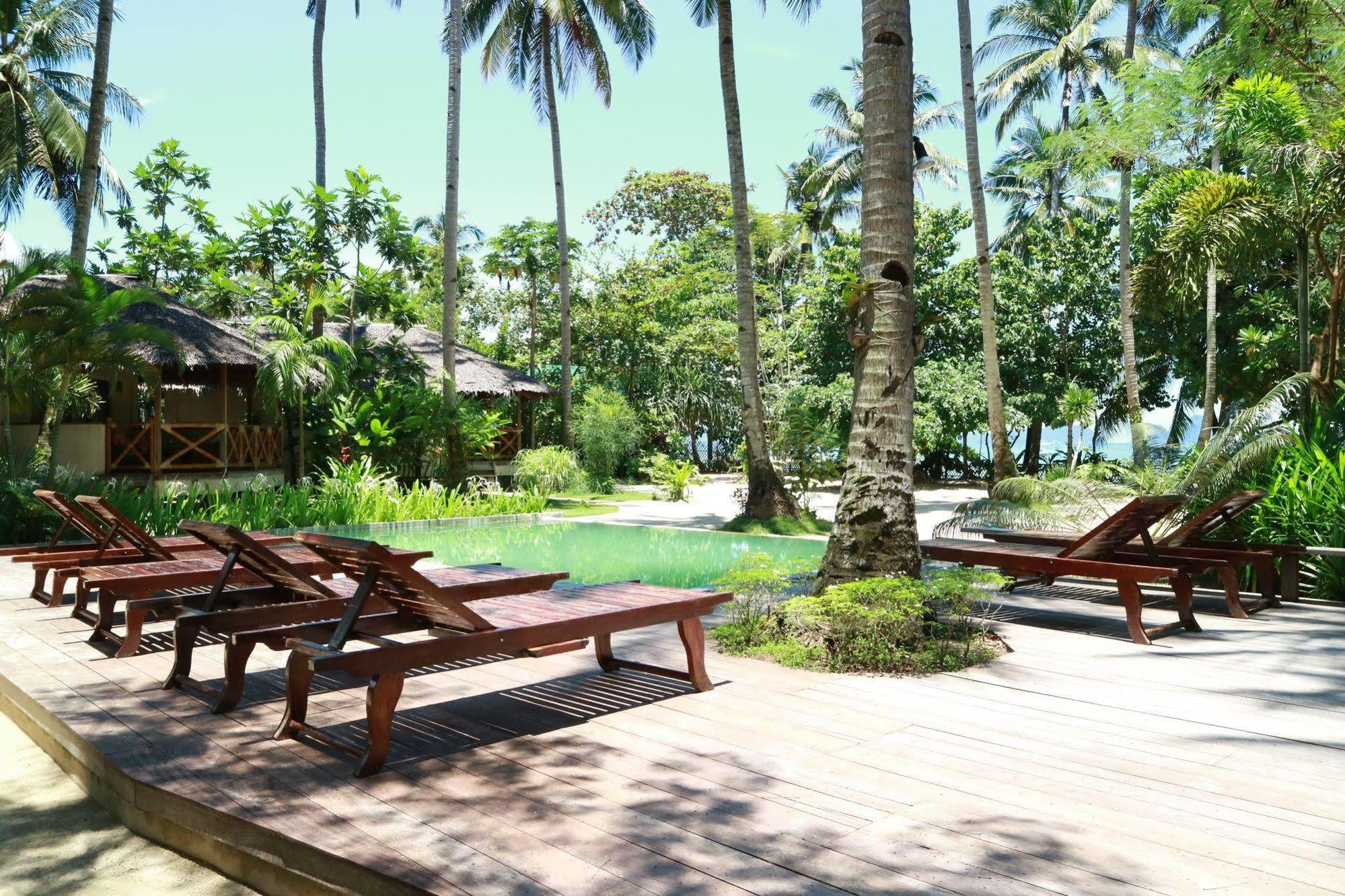 El Nido Mahogany Beach Hotel Exterior photo