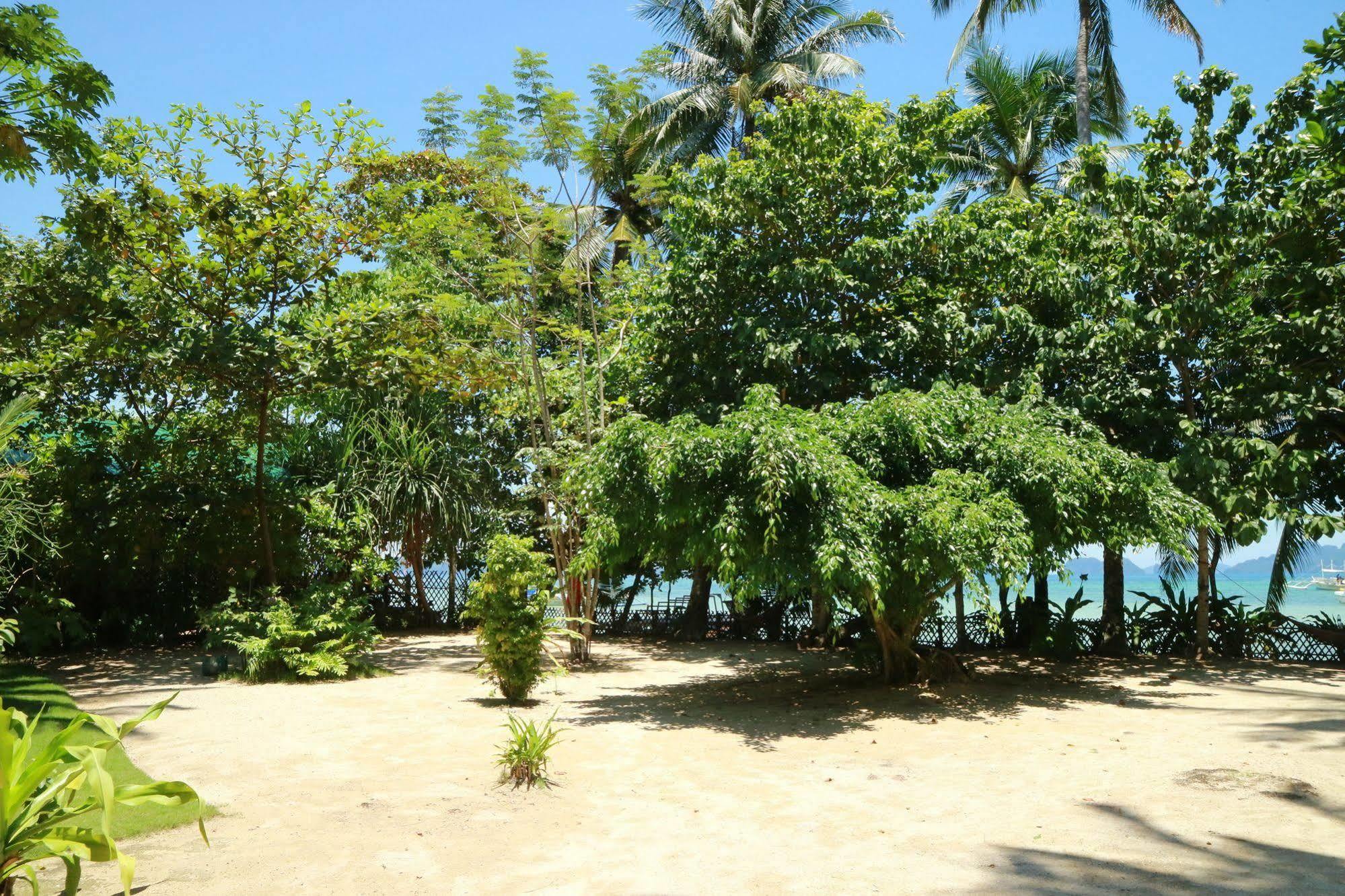 El Nido Mahogany Beach Hotel Exterior photo