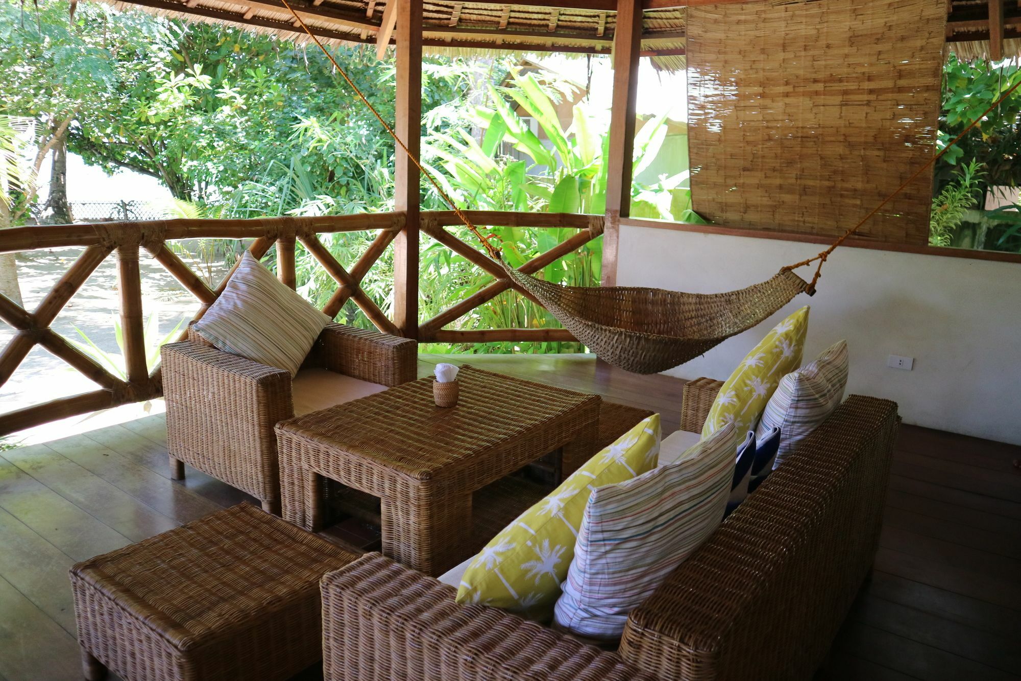 El Nido Mahogany Beach Hotel Exterior photo